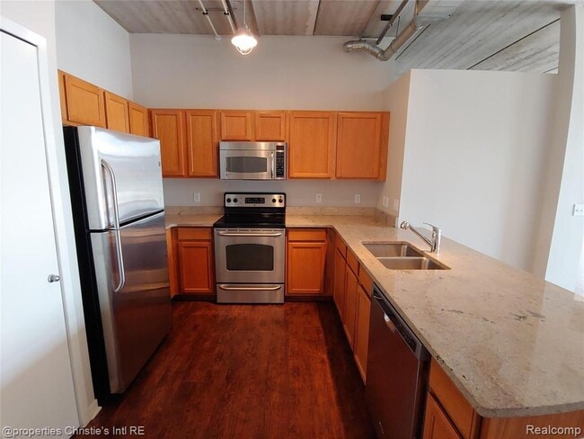 Building Photo - 66 Winder St