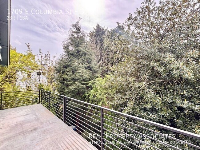 Building Photo - 1709 E Columbia St