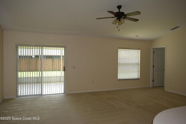 Building Photo - 142 Brescia St NE