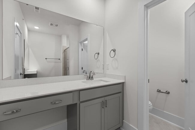 Building Photo - Gorgeous New Construction!  Updated Kitche...