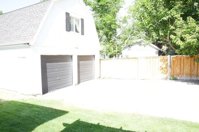 Building Photo - 595 Mountainville Cir