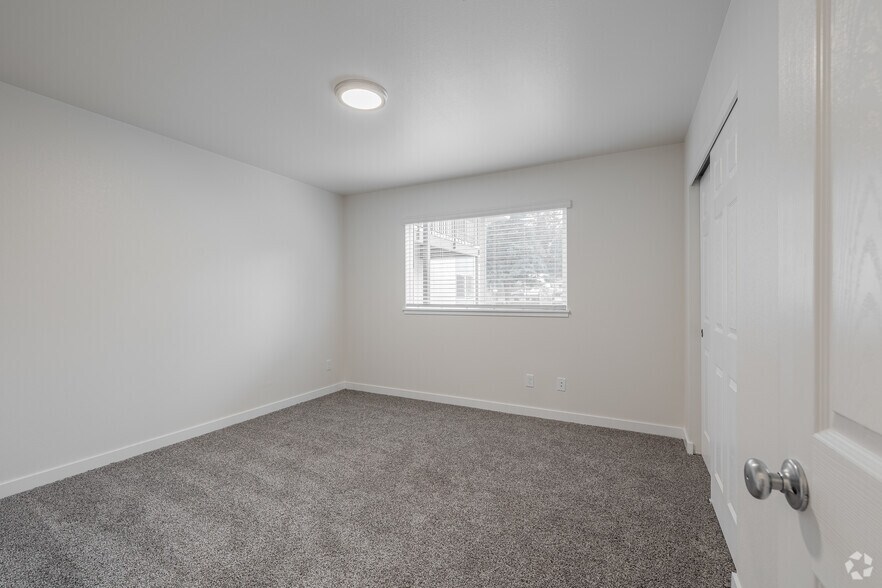 2BR, 1BA - 714SF - Primary Bedroom - Westview Terrace