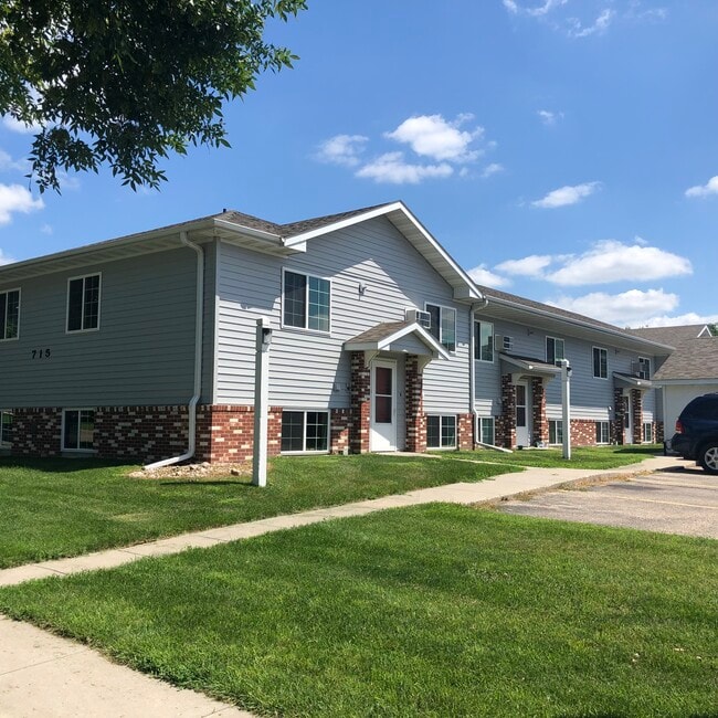 Building Photo - 725 6th Ave S