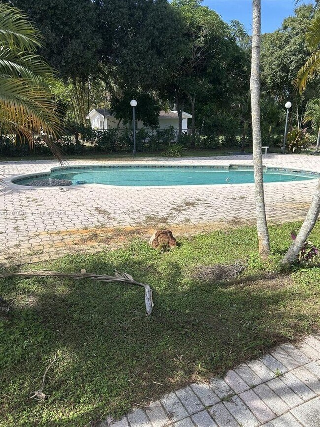 Building Photo - 5461 W Broward Blvd