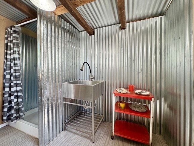 Building Photo - Available For 4+ Months!* Rare Find Furnished Saint Helena Gem, “Upper Tainter” 2 Bedrooms, 2 Bat...