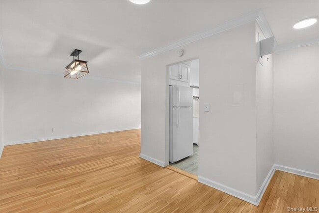 Building Photo - 1 Oakridge Pl