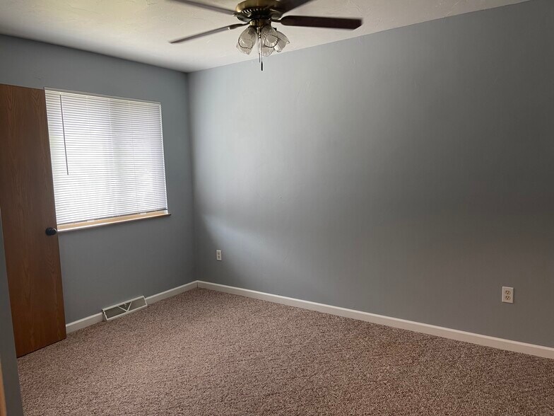 Building Photo - N176 State Park Rd