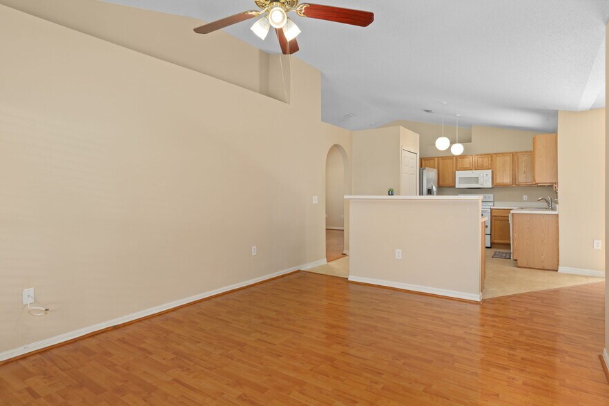 Family Room - 9572 Horizon Dr
