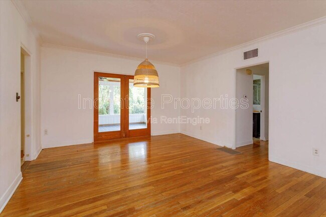 Building Photo - 1235 Ayrshire St