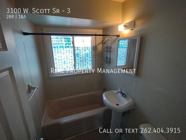 Building Photo - 3100 W Scott St