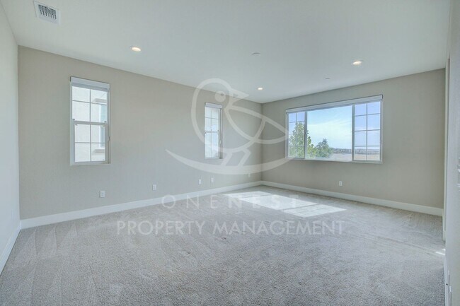 Building Photo - Stunning Modern Living in Twelve Bridges VIllage!