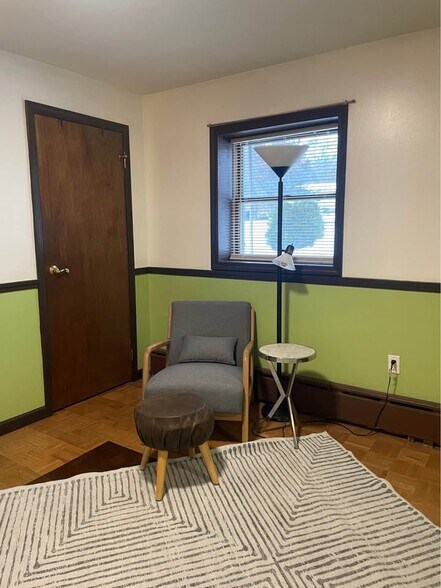 Building Photo - 16 Bonticou View Dr