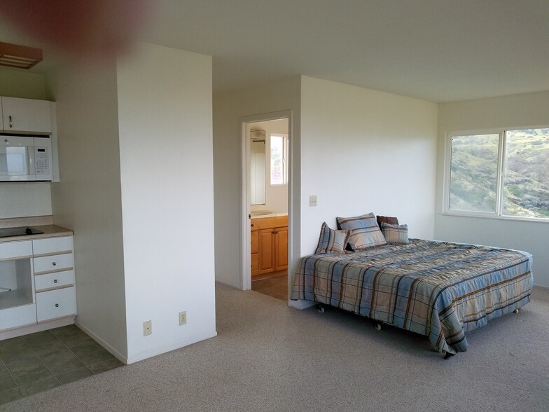 Building Photo - 92-1365 Hauone St