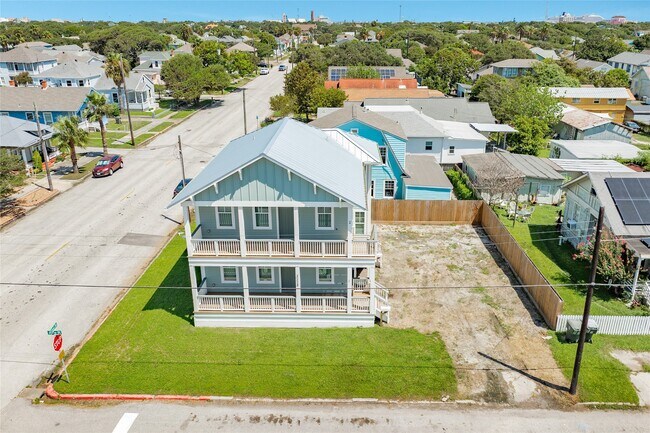 Building Photo - 3228 Avenue R