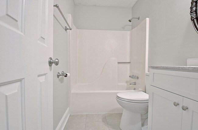 2nd full bathroom - 20 Homeport Dr