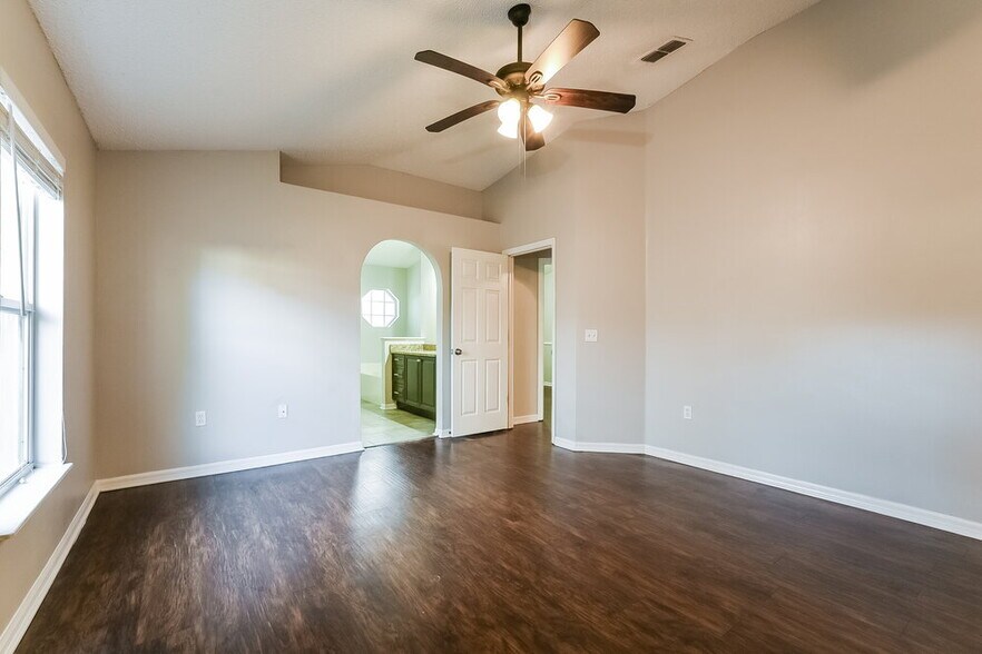 Building Photo - 936 Welch Hill Cir