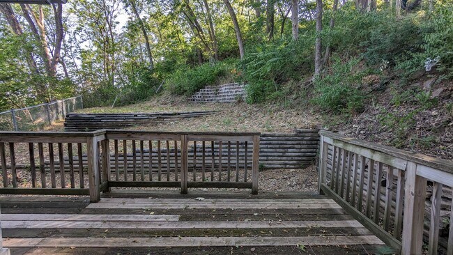 Building Photo - East End home near hospital, restaurants, grocery