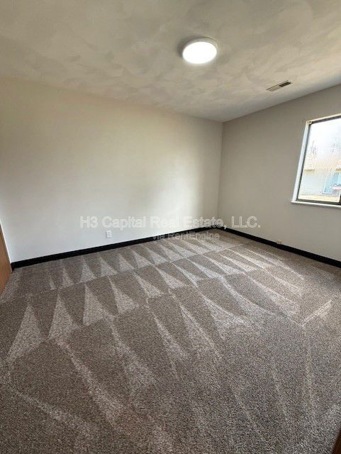 Building Photo - 307 Southgate Dr