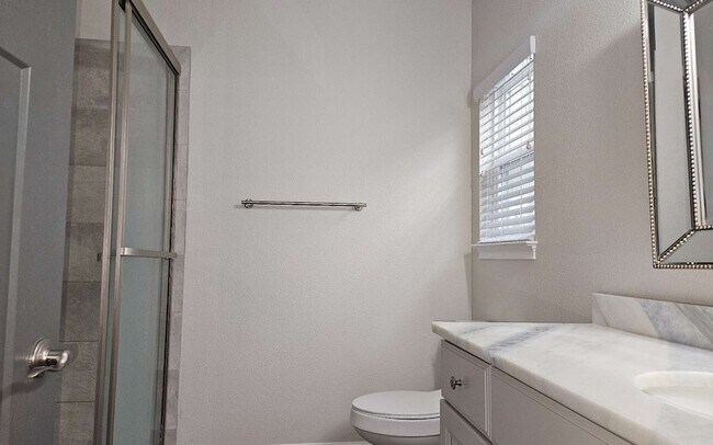 Building Photo - 137 SW Grand Magnolia Gln