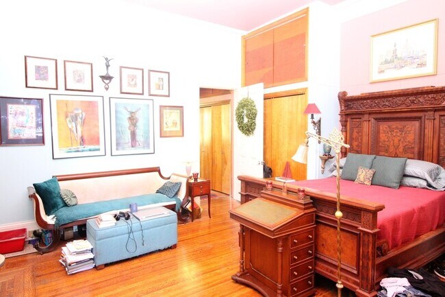 Building Photo - 1011 N Charles St