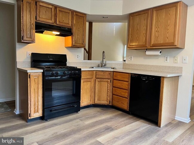 Building Photo - 13 Benjamin Rush Ln