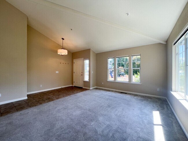 Building Photo - Spacious Single-Level 3-Bedroom Home in Desirable North Napa