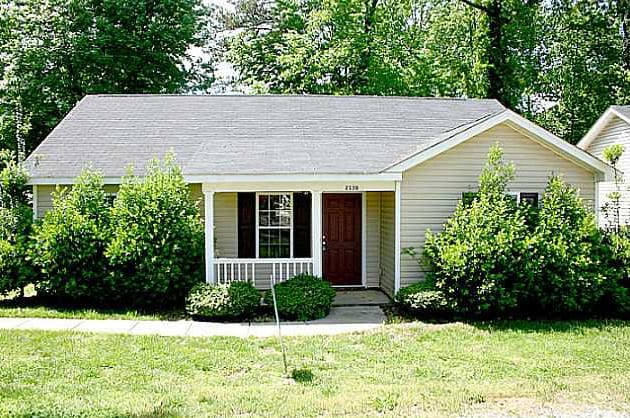 Primary Photo - 2130 Amesbury Ave