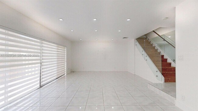 Building Photo - 8212 NW 8th Pl