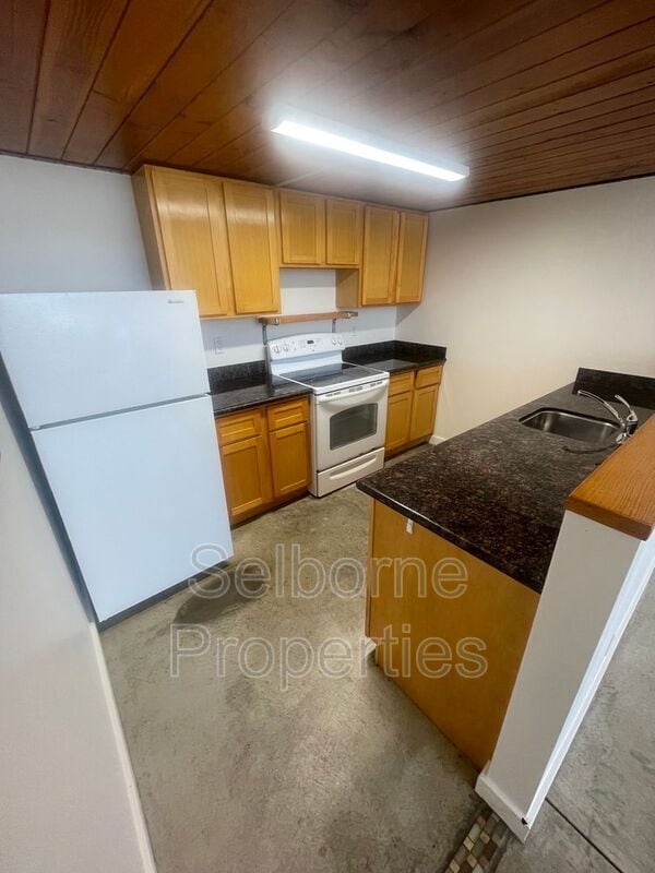Building Photo - 5504 San Pablo Ave