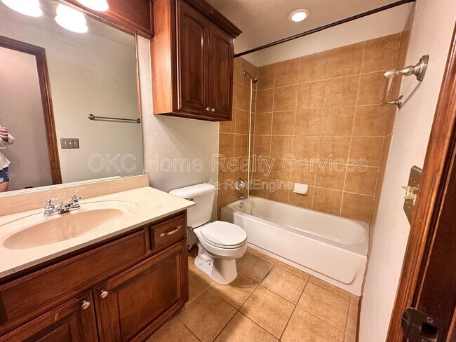 Building Photo - 13204 SW 2nd Terrace