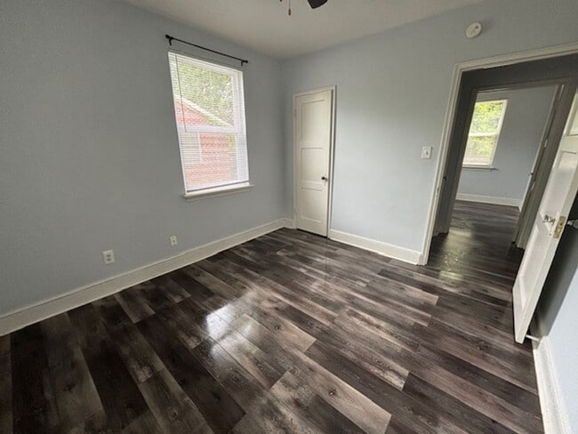 Building Photo - 932 Munsen Spring Dr