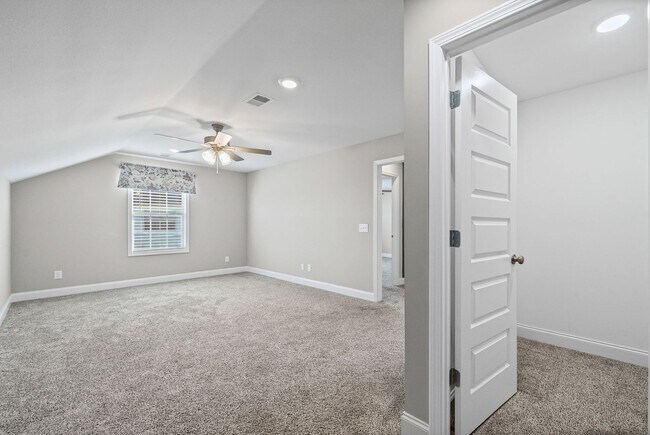 Building Photo - 1309 Shaughnessy Rd