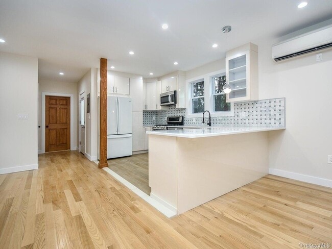 Building Photo - 4 S 8th St