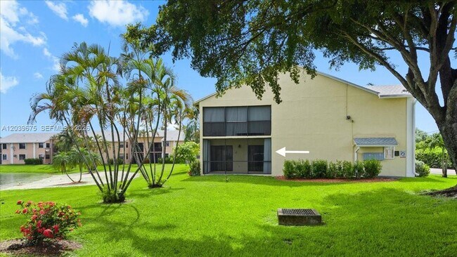 Building Photo - 999 Hamilton Dr