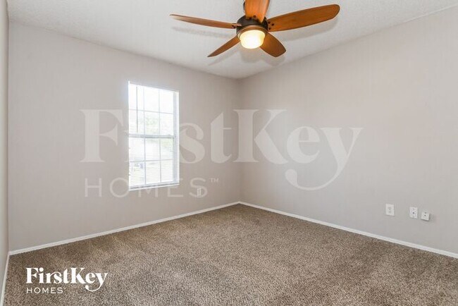 Building Photo - 567 Serenade Cir E