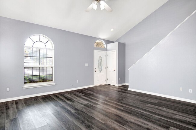 Building Photo - 4-bedroom, 2.5-bath home near Cordova Park