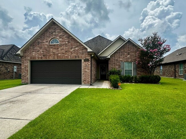 Building Photo - 162 Chestnut Ridge Dr
