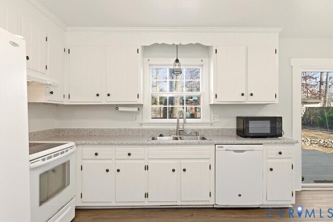 Building Photo - 115 Big Meadows Terrace