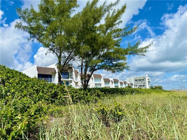 Building Photo - 11000 S Ocean Dr