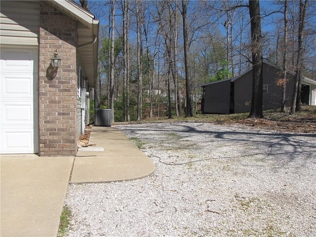 Building Photo - 70 Merritt Dr