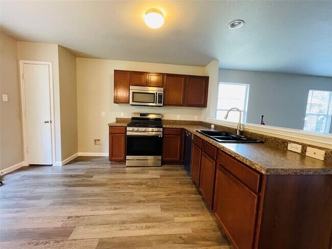 Building Photo - 1116 Canada Wild Dr