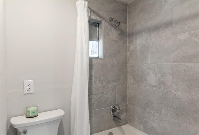 Building Photo - 1435 NW 7th Ave