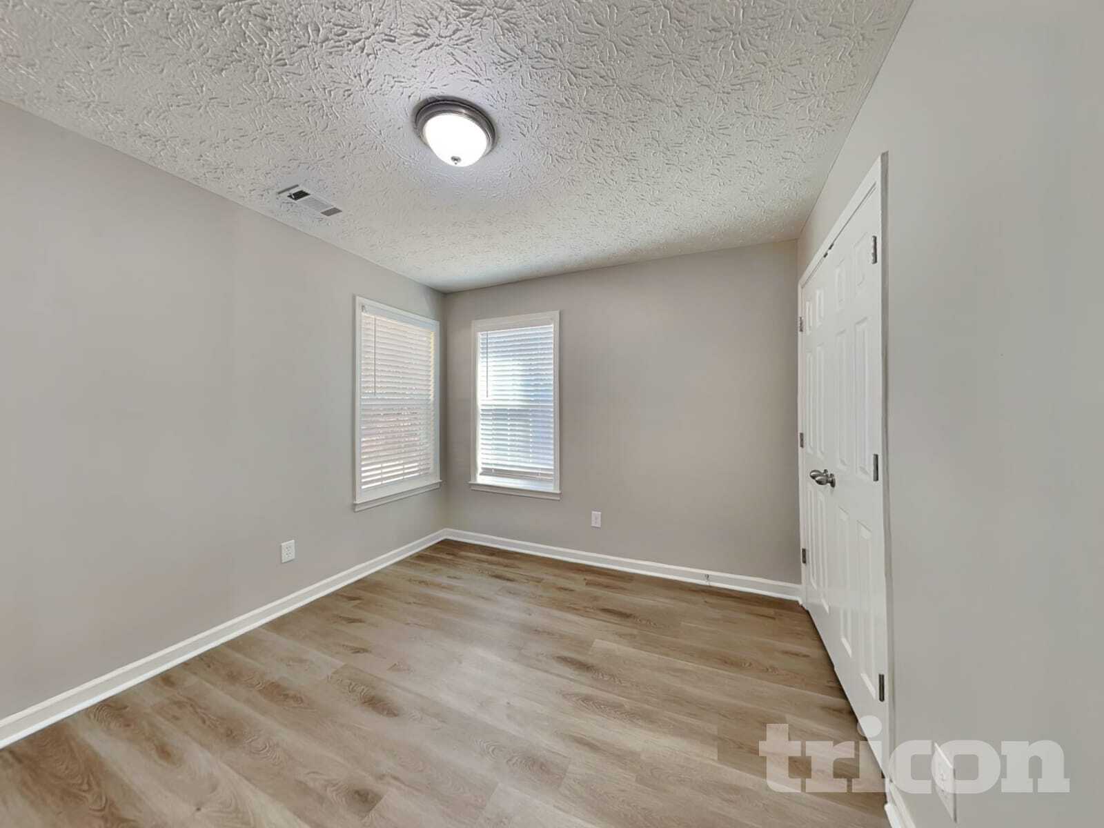 Building Photo - 30 Somerset Ct