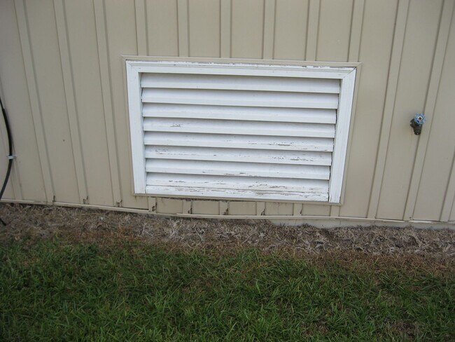 Building Photo - Spacious Two Story, Quiet Neighborhood