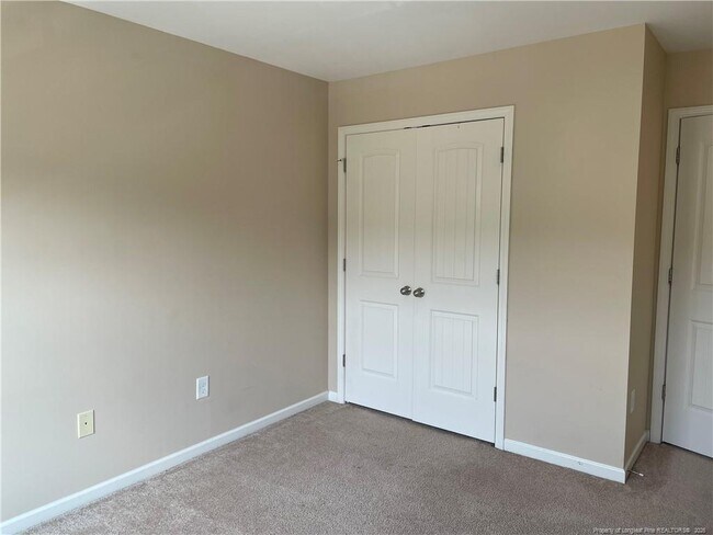 Building Photo - 42 Expedition Dr