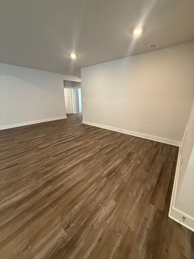 Building Photo - 4 bedroom 3 FULL bath home in Shoal River Landing...AVAILABLE JUNE 2026!
