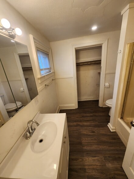 Bathroom (10.5x7.5) - 243 W Brady St