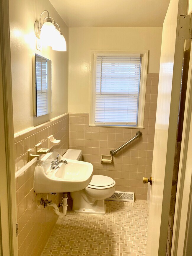 400 Crestview Ave SW 400 Crestview Ave SW Wilson NC 27893 Apartment