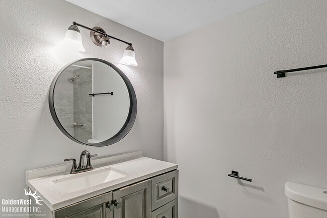 Building Photo - Updated and Spacious 2Bdm 2Ba Home in Prime North Phoenix Location!