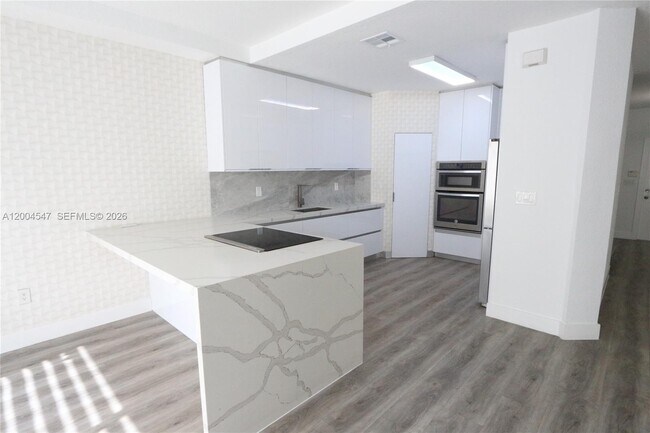 Building Photo - 7392 NW 112th Ct